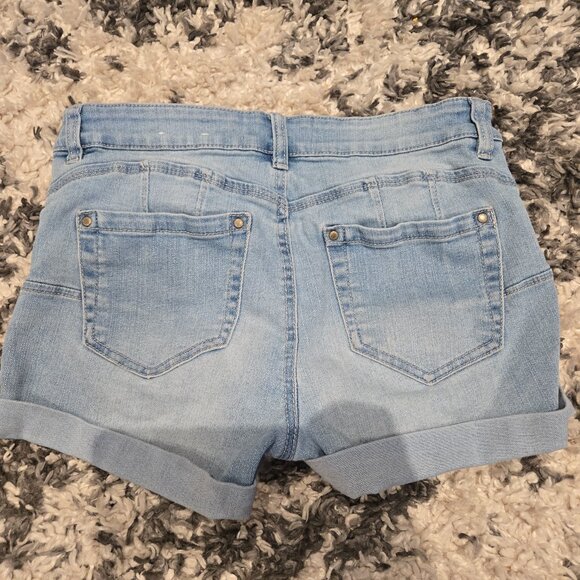 Ardene EightyTwo Shortie Denim Shorts | Size 3 | Light Wash - Picture 2 of 3